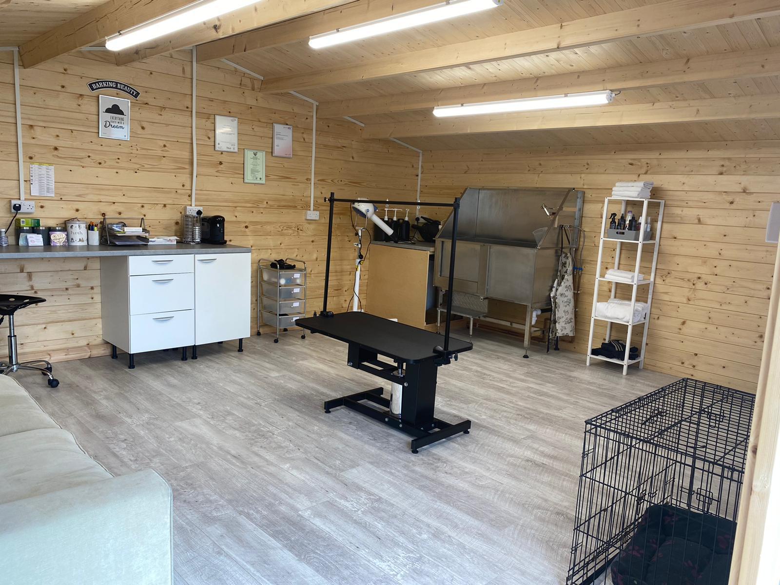 Barking Beauty Salon